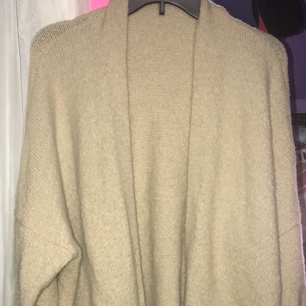 Oversized Cardigan with front pockets